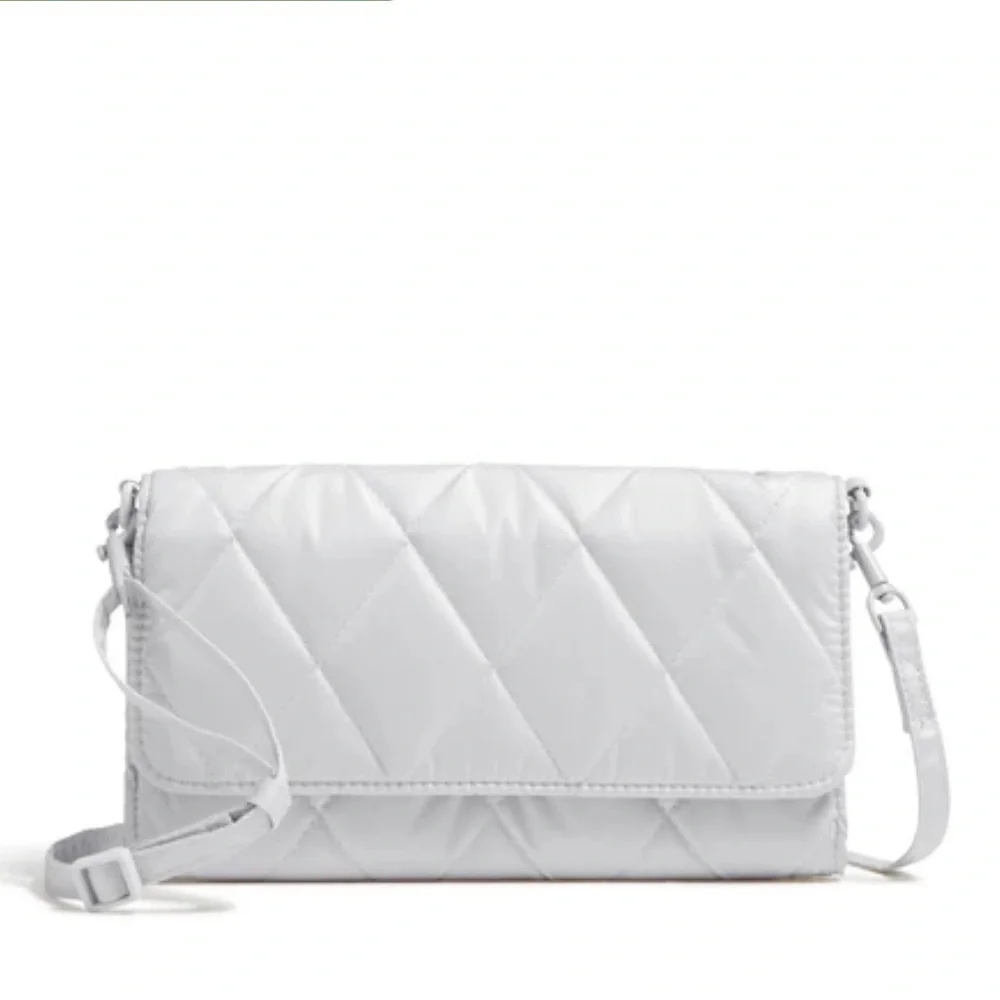 NWT Vera Bradley Quilted Oyster Mushroom Crossbody Wallet Bag. (silver grey)